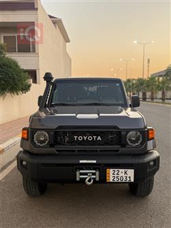 تويوتا لاند كروزر 70 بيك اب